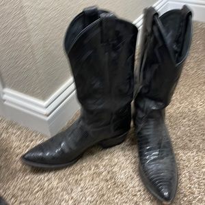 Justin mens black cowboy boots